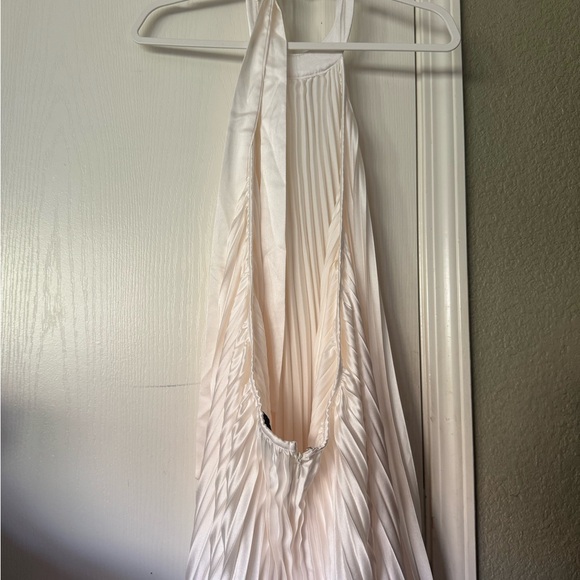 The Maren Pleated Halter Maxi Dress Backless - Greek Goddess - Size XL, Mable - Picture 10 of 10